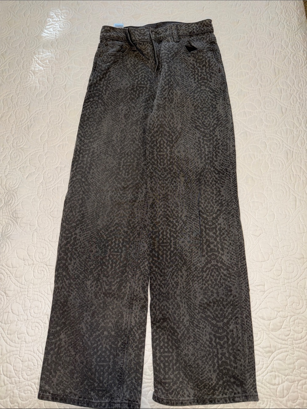 American Eagle women’s Black Patterned Wide-Leg jeans